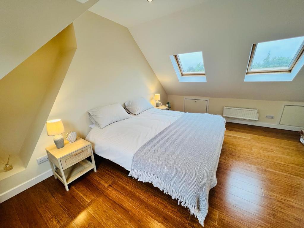 Family Home In Hampshire - Sleeps Up To 9 People With 3 Parking Spaces Γουίντσεστερ Εξωτερικό φωτογραφία