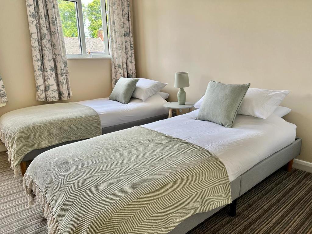 Family Home In Hampshire - Sleeps Up To 9 People With 3 Parking Spaces Γουίντσεστερ Εξωτερικό φωτογραφία